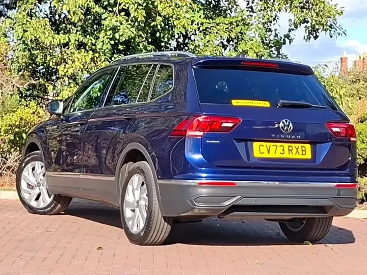 Volkswagen Tiguan Allspace 2023 photo 2