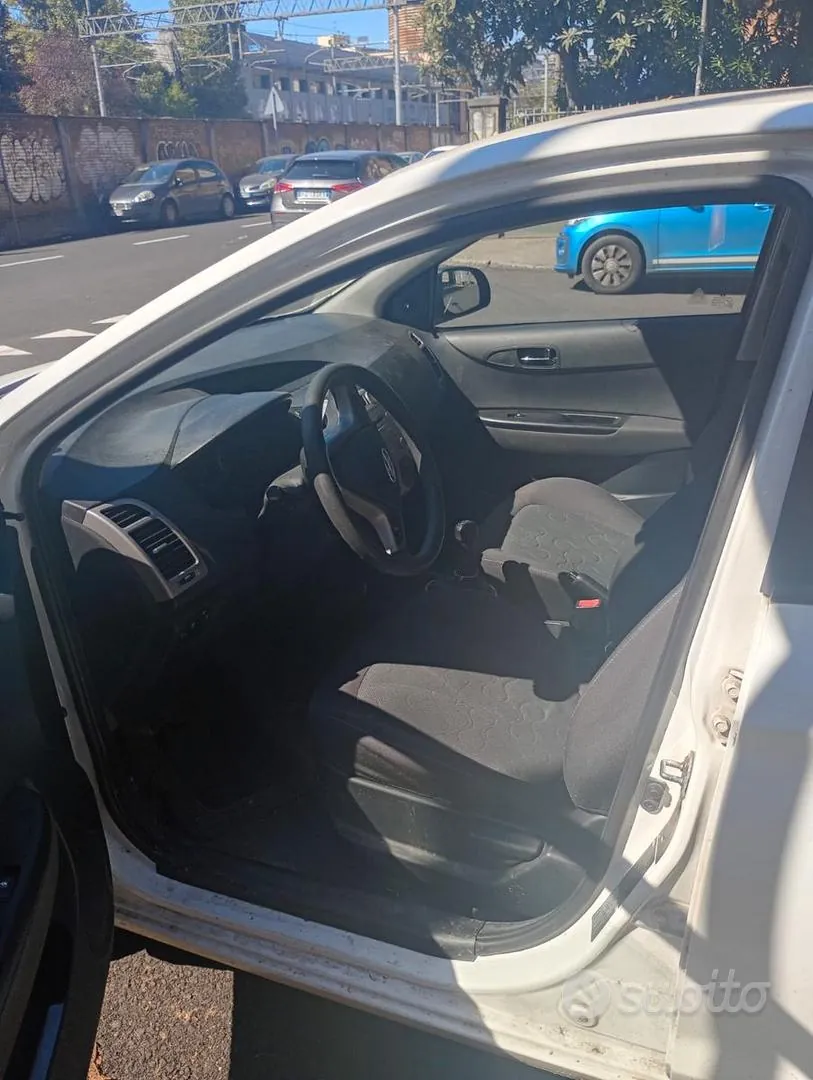 Hyundai I20 2010 photo 5