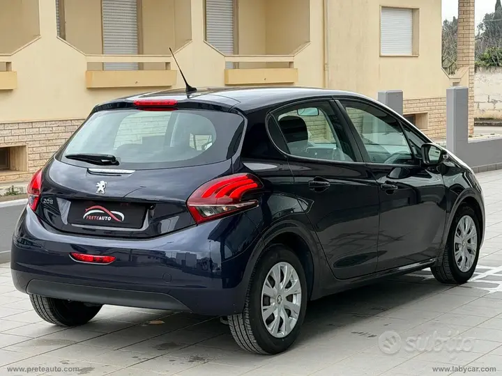 Peugeot 208 2019 photo 5