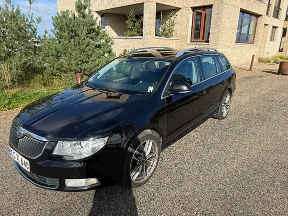 Skoda Superb 2010 photo 3