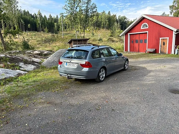 BMW 320D 2006 photo 2