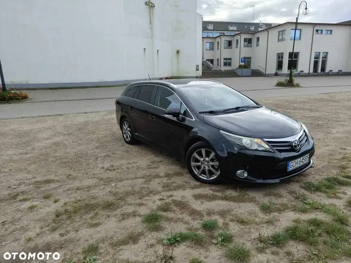 Toyota Avensis 2012 photo 2