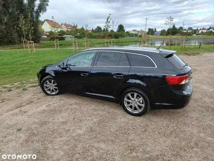 Toyota Avensis 2012 photo 5