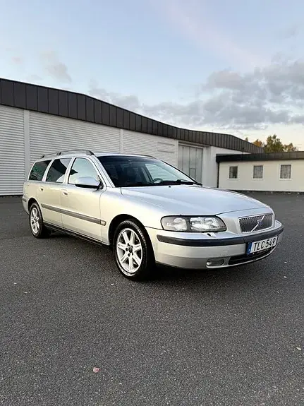 Volvo V70 2002 photo 2
