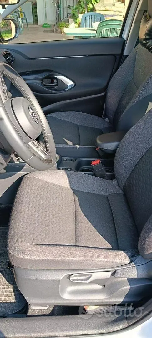 Toyota Yaris Cross 2024 photo 2