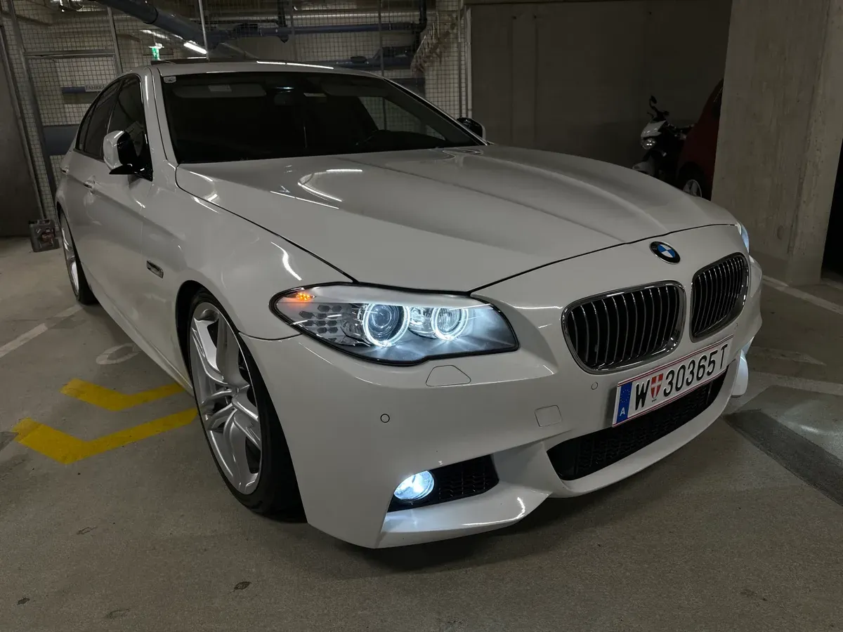 BMW 5 Series 2010 photo 2