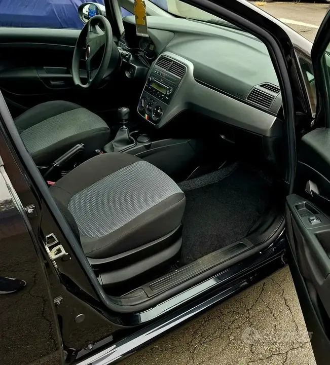 Fiat Grande Punto 2013 photo 5