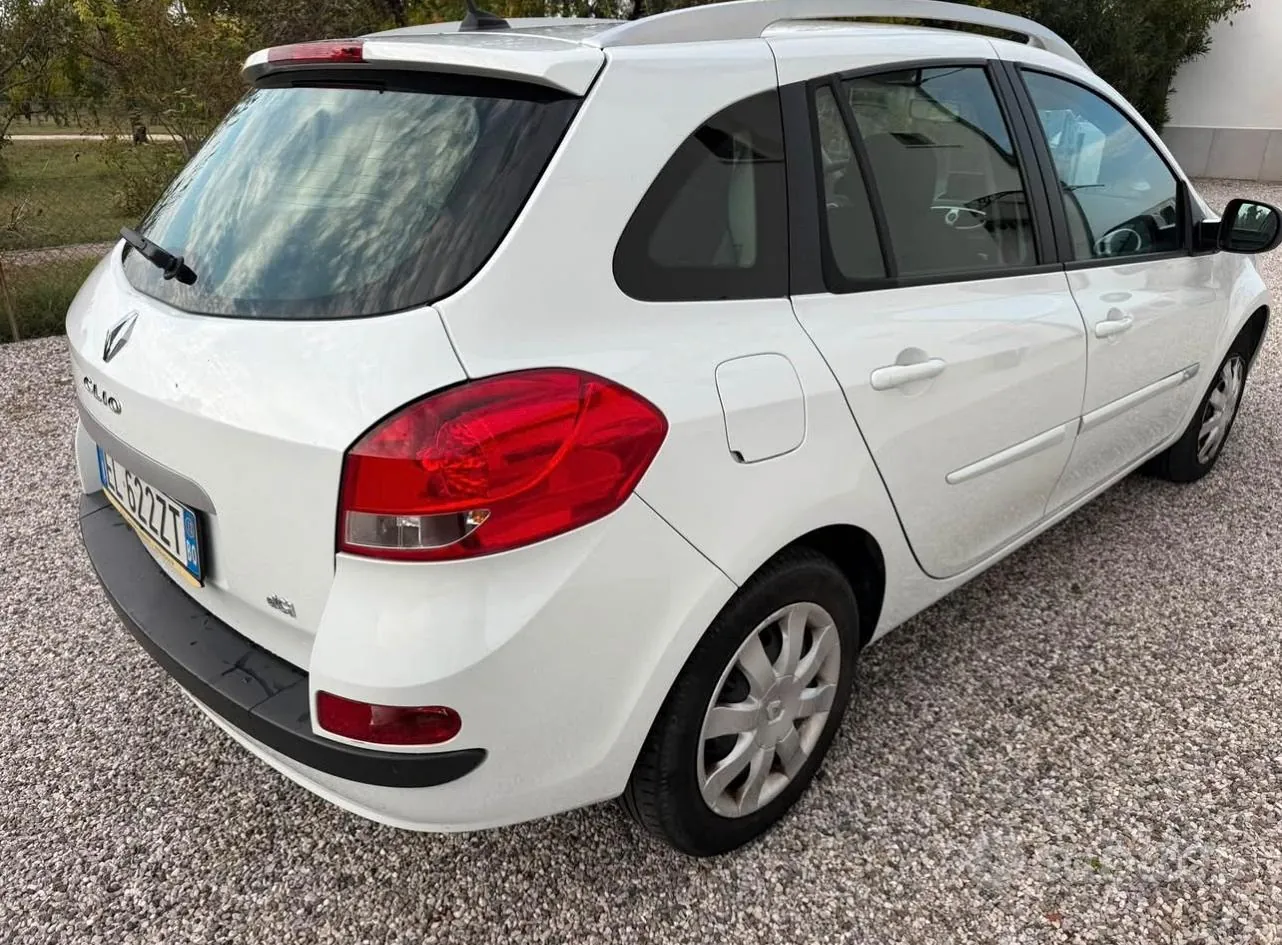 Renault Clio 2012 photo 4