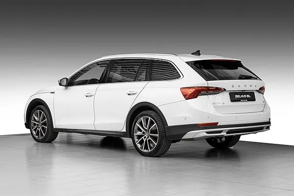 Skoda Octavia Scout 2023 photo 5