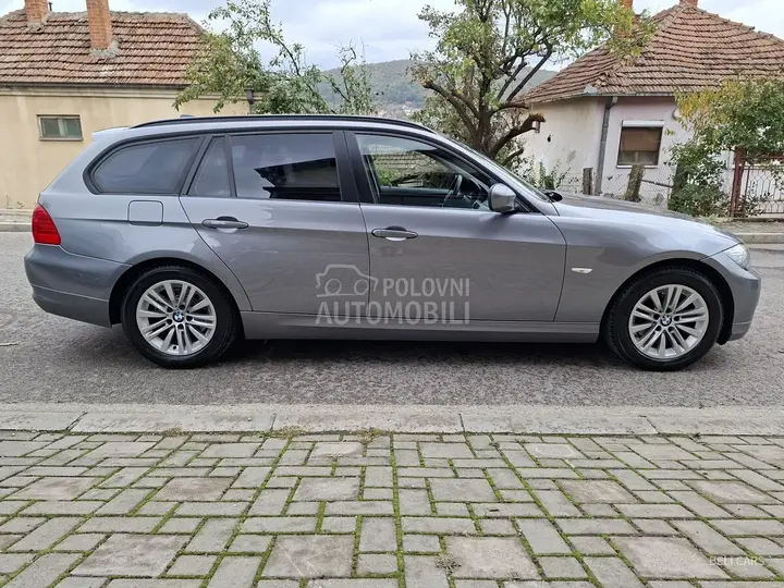 BMW 318 2010 photo 4