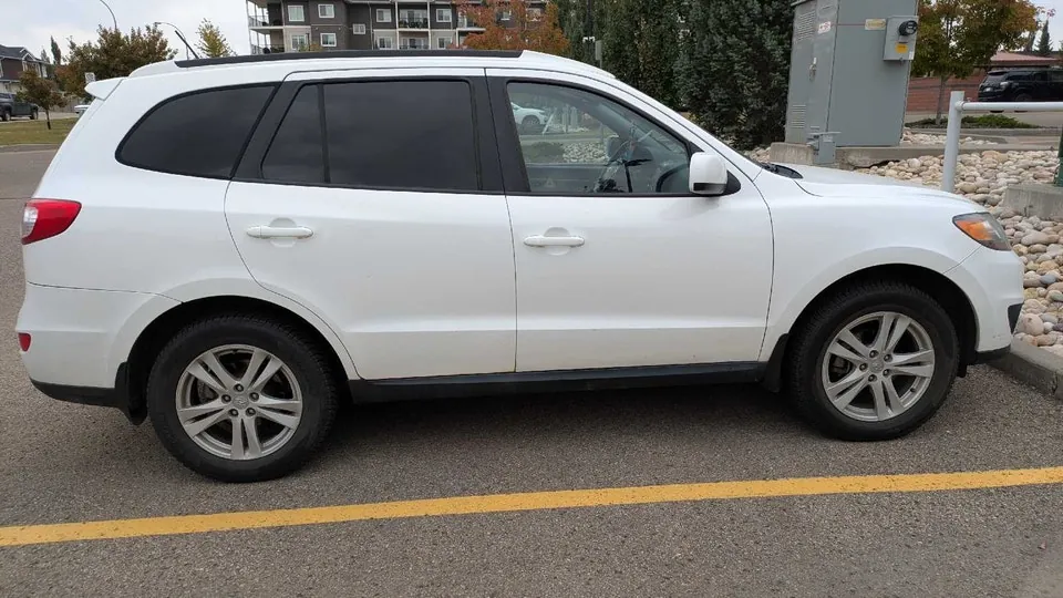 Hyundai Santa Fe 2010 photo 4