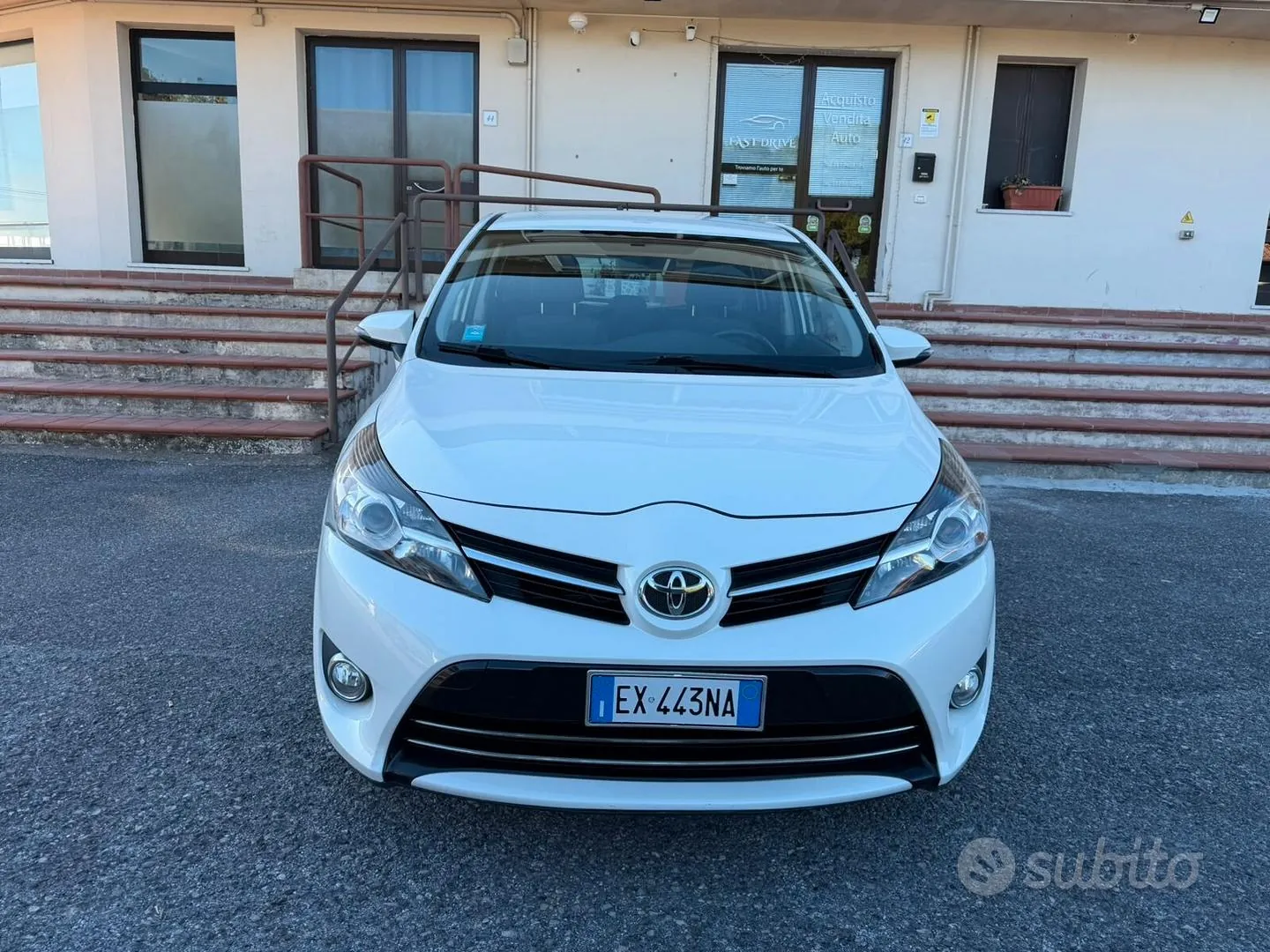 Toyota Verso 2014 photo 2