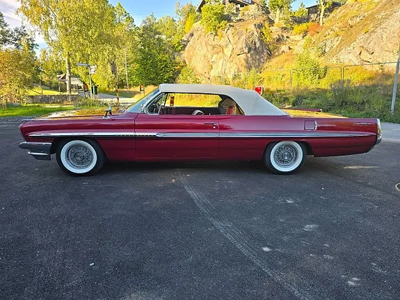 Pontiac Bonneville 1961 photo 4