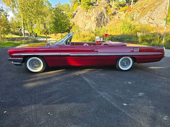 Pontiac Bonneville 1961 photo 3