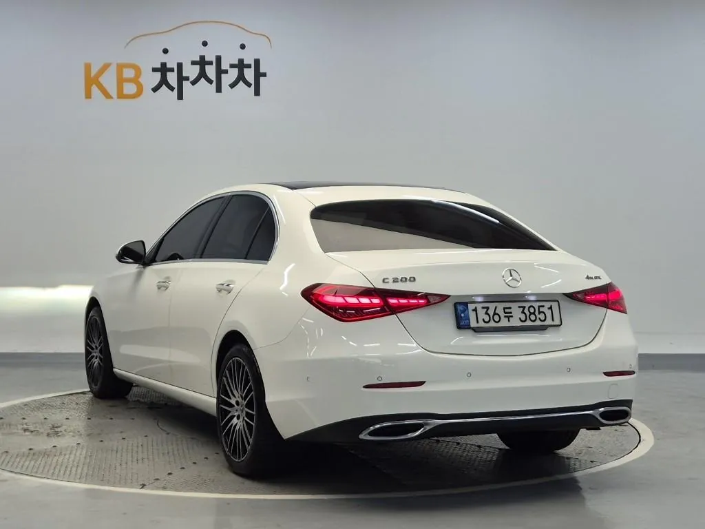 Mercedes-Benz C-Class 2022 photo 2