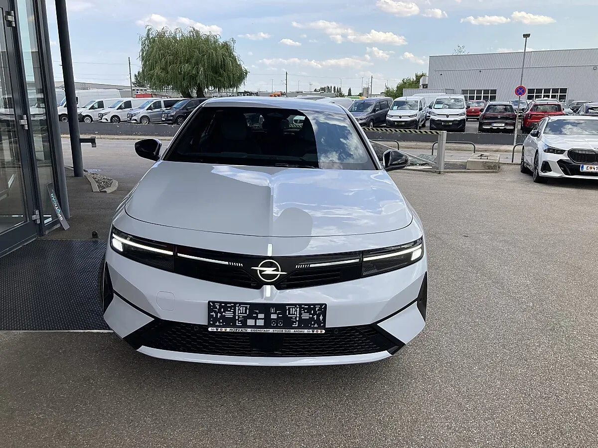 Opel Astra photo 2