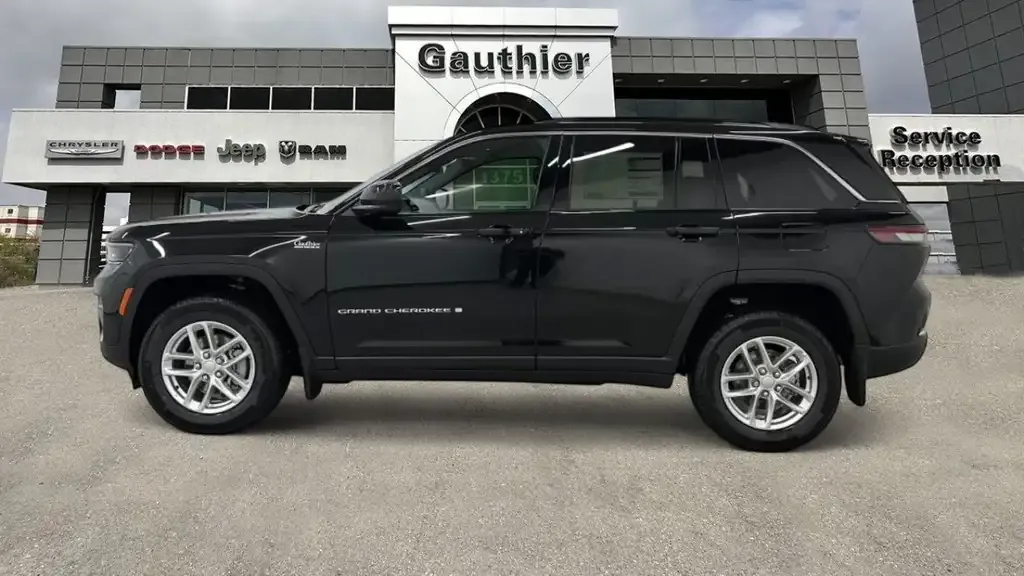Jeep Grand Cherokee 2026 photo 3