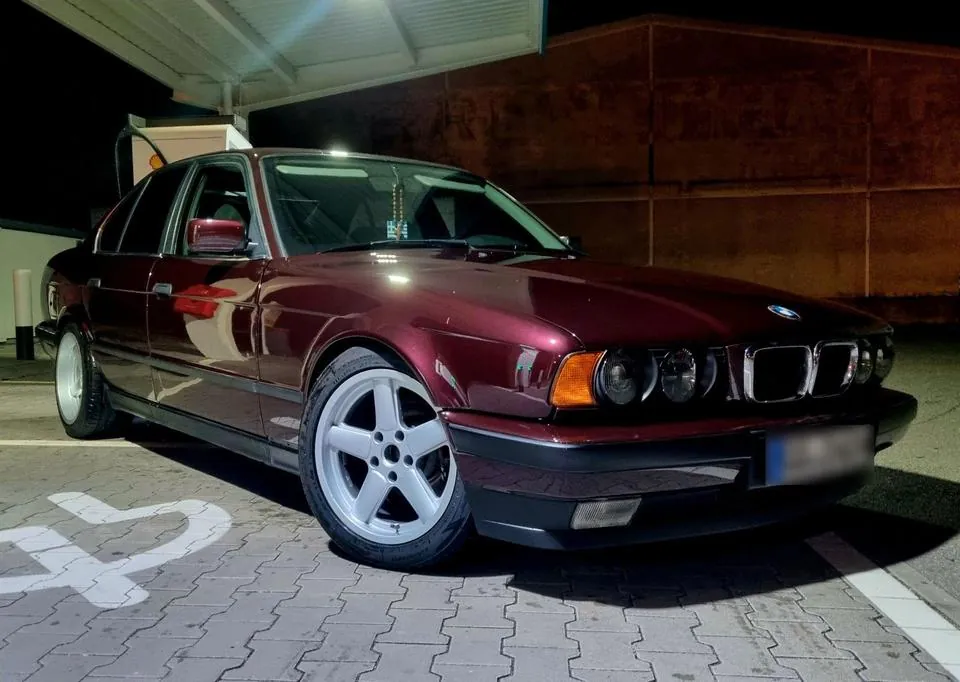 BMW 520I