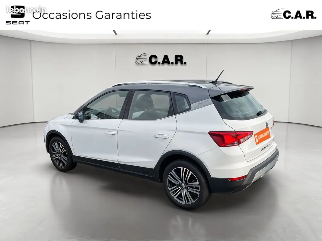 Seat Arona 2017 photo 3