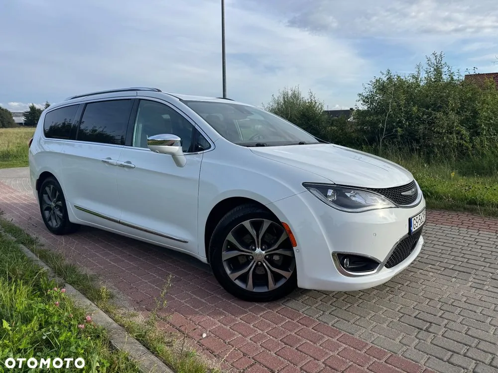 Chrysler Pacifica 2018 photo 3