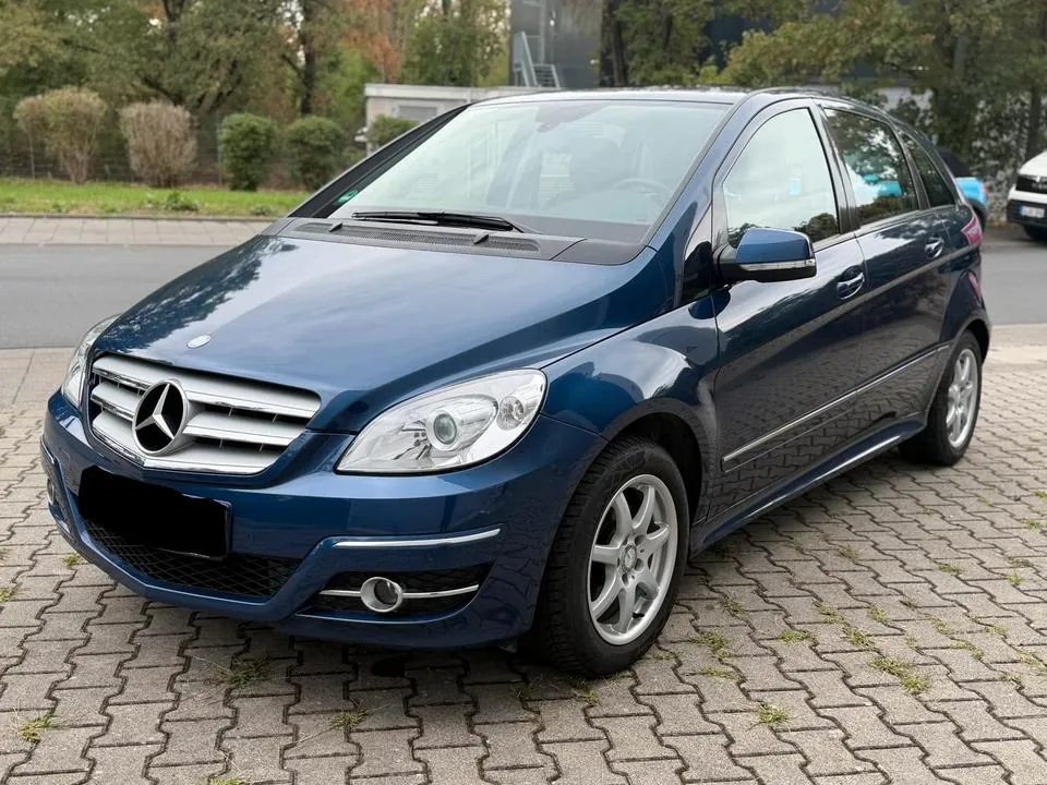 Mercedes-Benz B 200