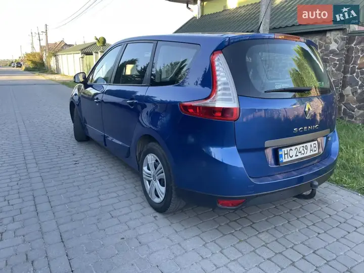 Renault Grand Scenic 2011 photo 2