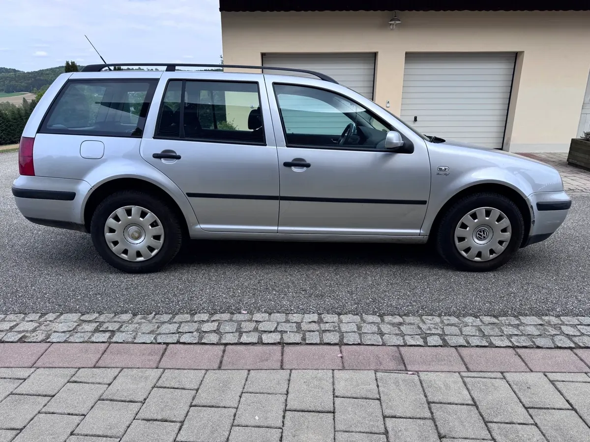 Volkswagen Golf 2002 photo 3
