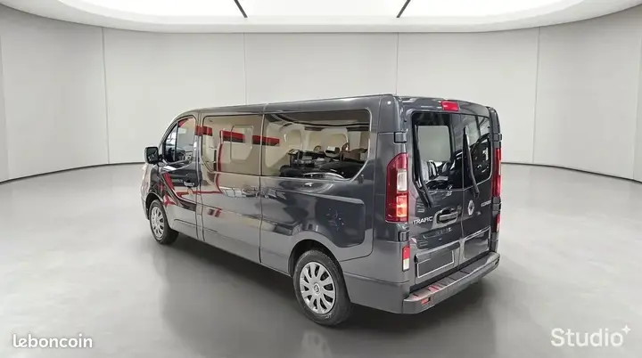 Renault Trafic 2022 photo 4