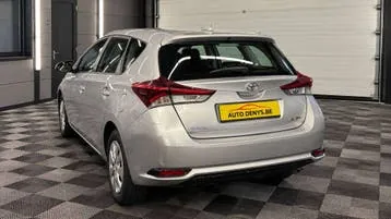 Toyota Auris 2015 photo 3