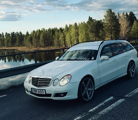 Mercedes-Benz E220