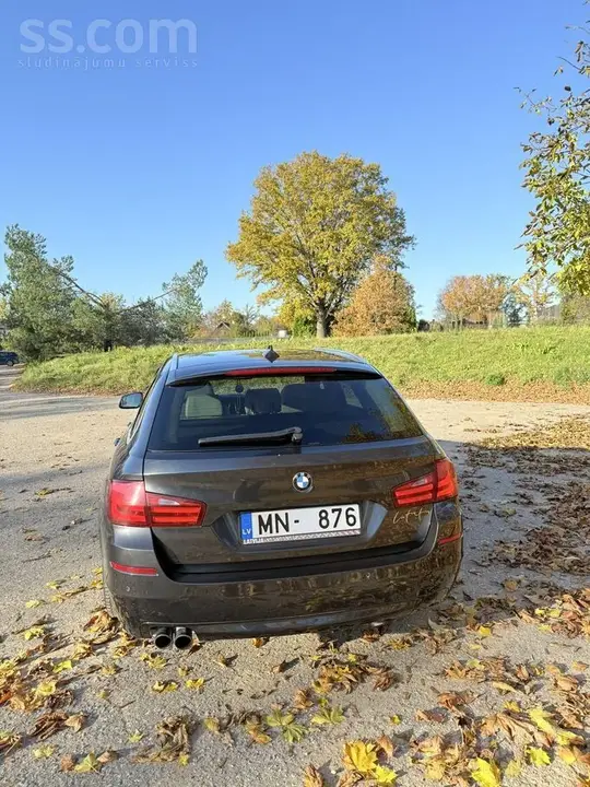 BMW 525D Touring 2010 photo 4