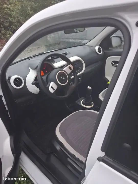 Renault Twingo 2017 photo 2