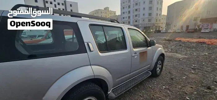 Nissan Pathfinder 2010 photo 2
