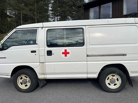 Mitsubishi L300