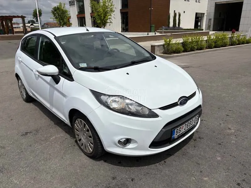 Ford Fiesta 2011 photo 4