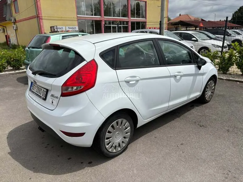 Ford Fiesta 2011 photo 3