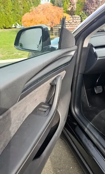 Tesla Model Y 2022 photo 2