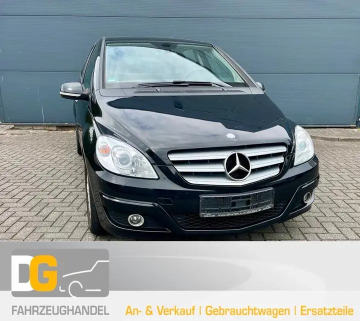 Mercedes-Benz B180