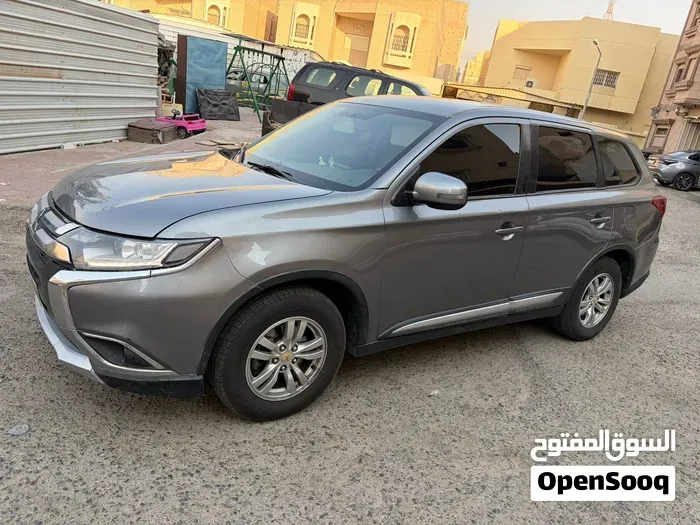 Mitsubishi Outlander 2016 photo 2
