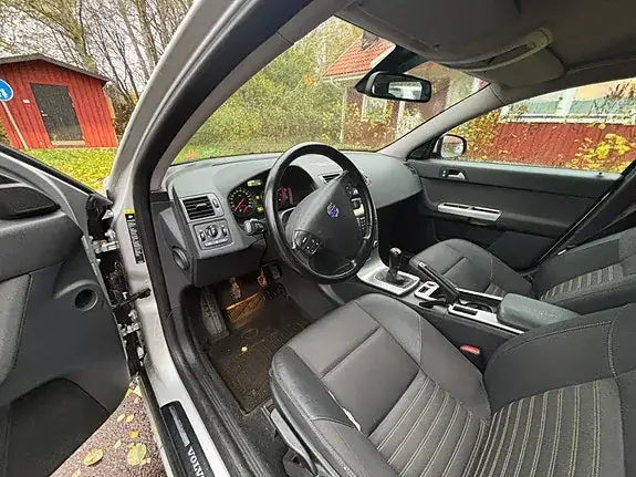Volvo V50 2010 photo 3