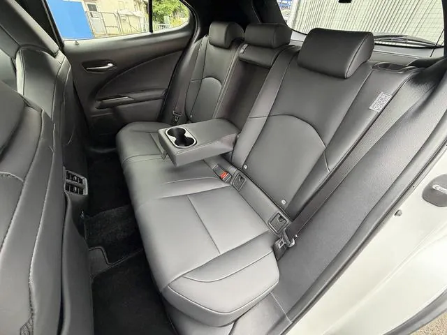 Lexus Ux250H 2023 photo 5