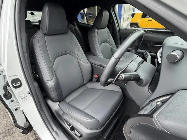 Lexus Ux250H 2023 photo 4