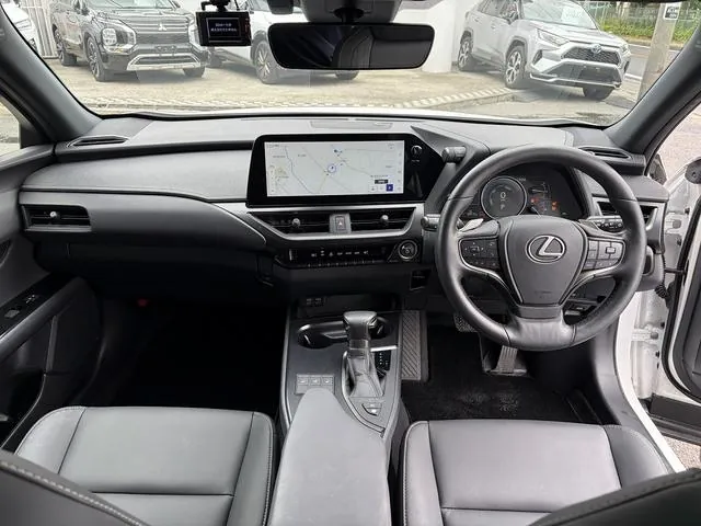 Lexus Ux250H 2023 photo 3