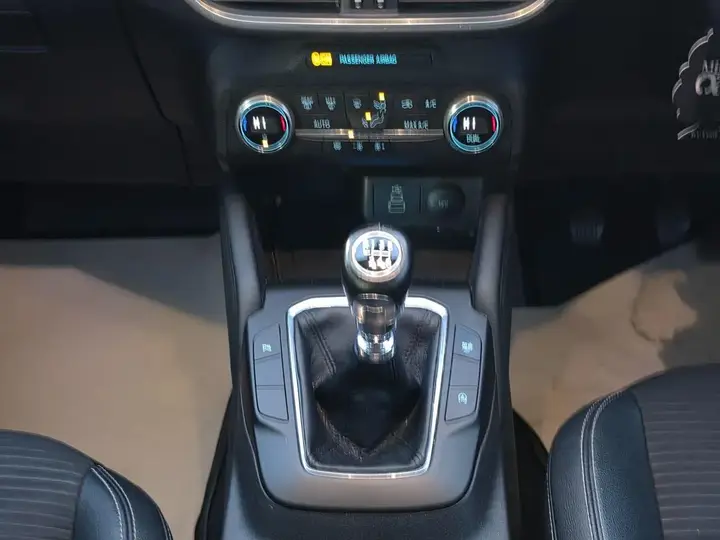 Ford Kuga 2022 photo 2