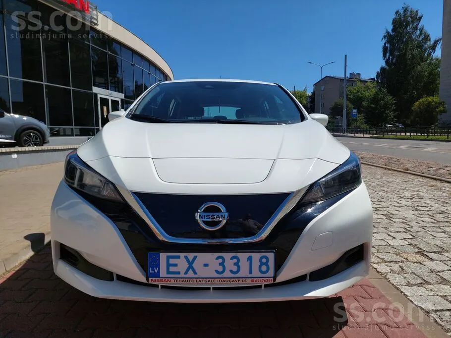 Nissan Leaf 2022 photo 2
