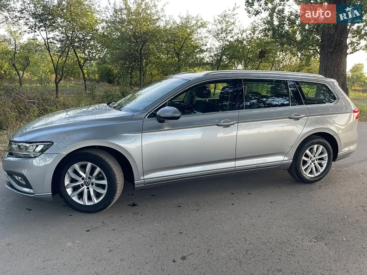 Volkswagen Passat 2020 photo 2