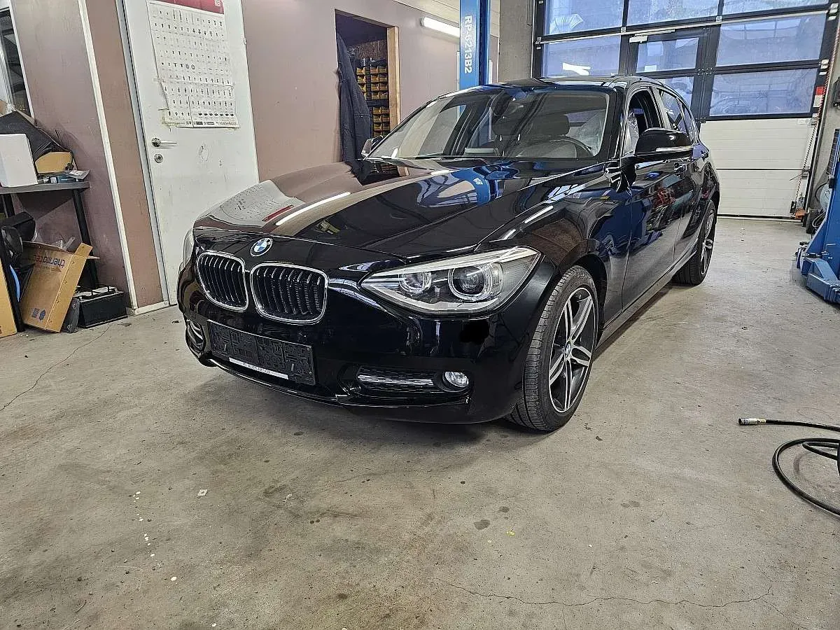 BMW 1 Series 2012 photo 2