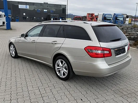 Mercedes-Benz E220 D 2011 photo 4