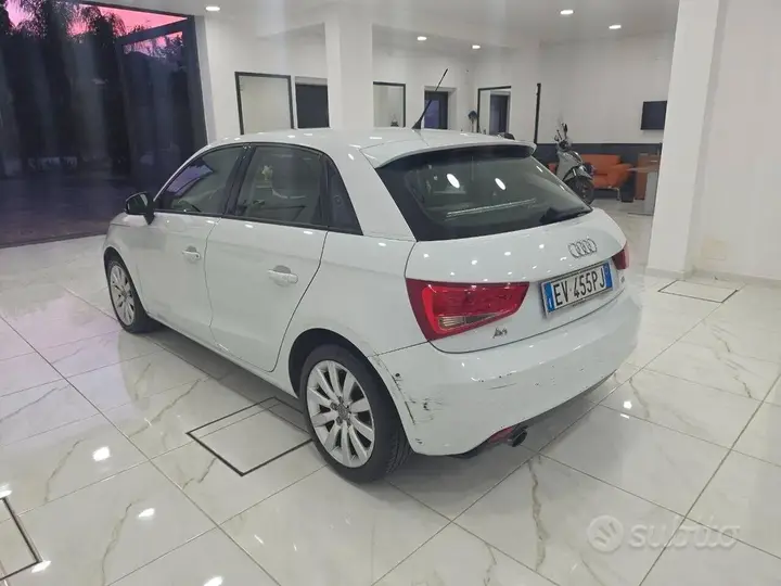 Audi A1 2014 photo 2
