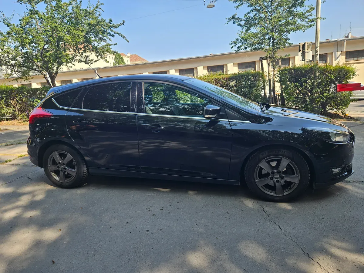 Ford Focus 2015 photo 2